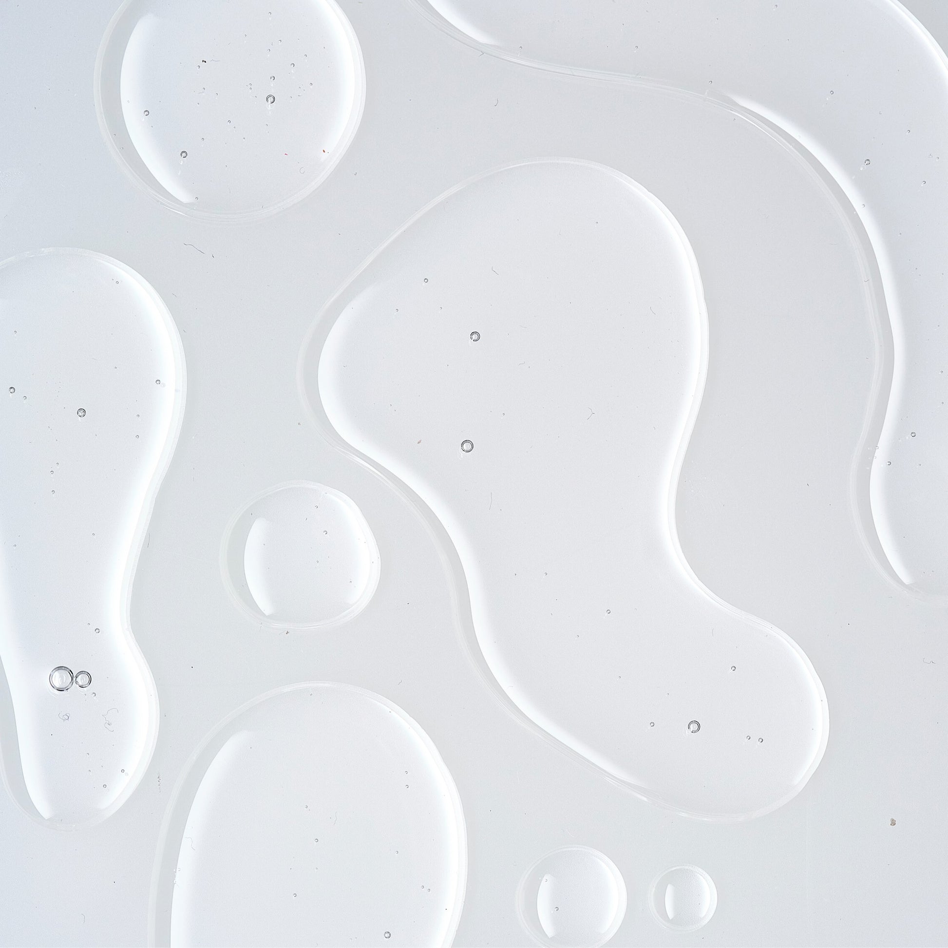 Obagi CLENZIderm M.D. Pore Therapy Toner texture, clear lightweight salicylic acid gel-liquid